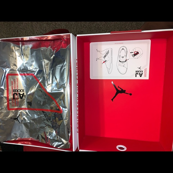 Nike-Air-Jordan-XXXIII  Black-Camo-Gold-Mens - Picture 5 of 7